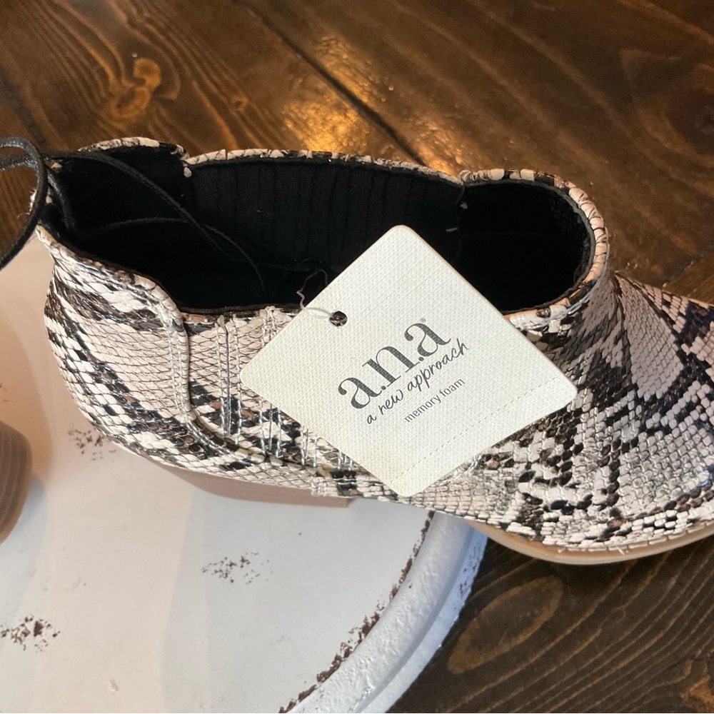 NWT A.N.A. Snakeskin Ankle Boots - Picture 4 of 11